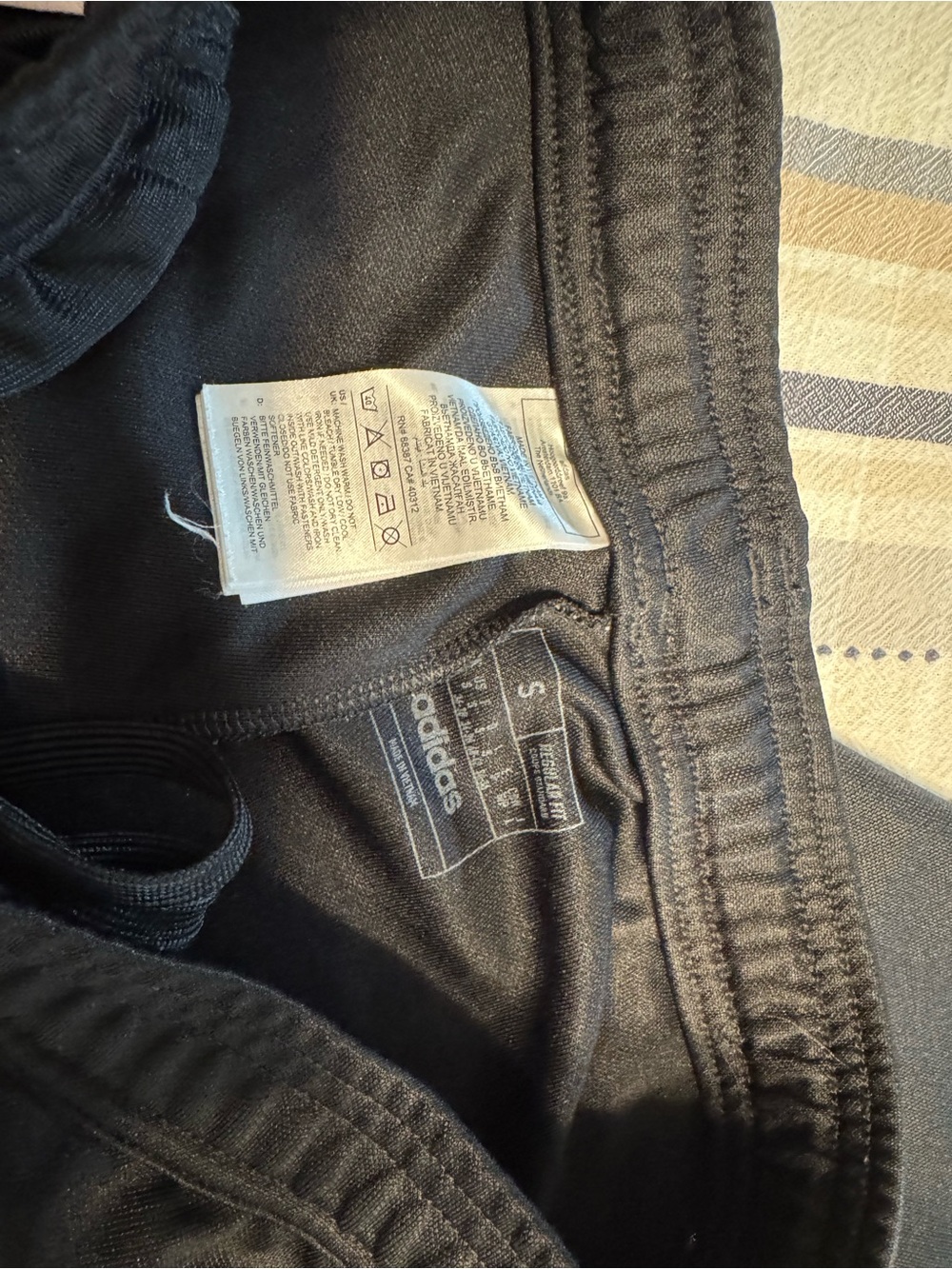 Light pink adidas joggers - Picture 2 of 2